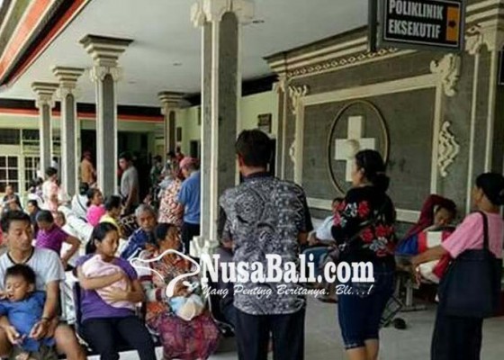 Nusabali.com - poliklinik-brsud-diserbu-pasien
