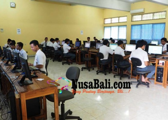 Nusabali.com - 457-siswa-smkn-1-klungkung-ikuti-simulasi-unbk
