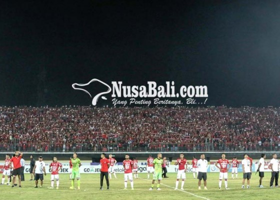 Nusabali.com - hitamkan-stadion-dipta