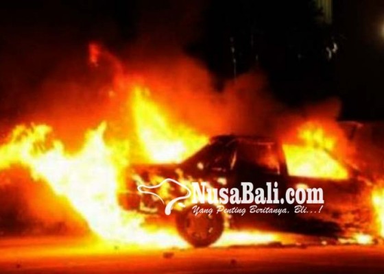 Nusabali.com - mobil-cary-pick-up-terbakar