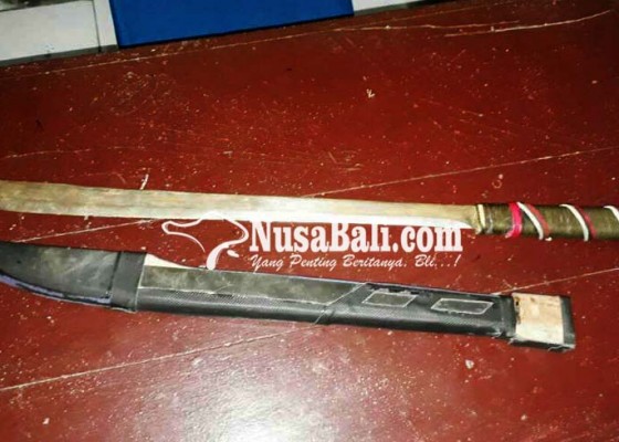Nusabali.com - telepon-tak-dijawab-selingkuhan-dibawakan-pedang