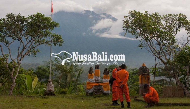 www.nusabali.com-pasca-erupsi-gunung-agung-diguncang-tremor-menerus-7-jam