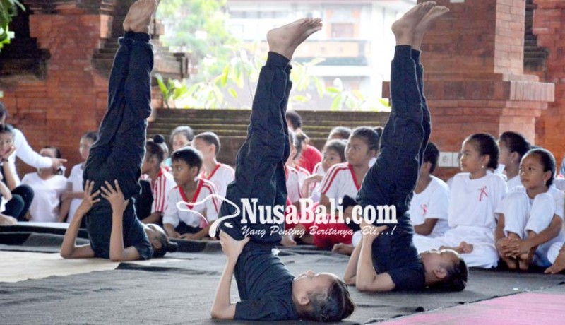 www.nusabali.com-puluhan-siswa-antusias-ikuti-lomba-yoga-asanas