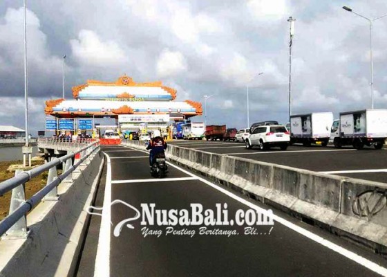 Nusabali.com - proyek-underpass-berlangsung-jbt-imbau-lintasi-jalan-tol