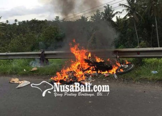 Nusabali.com - motor-mendadak-terbakar-pengendara-selamat