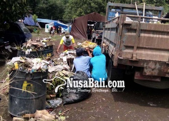 Nusabali.com - petugas-kewalahan-tangani-sampah-pengungsi