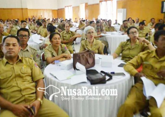 Nusabali.com - sekolah-tak-perlu-bentuk-komite