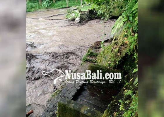 Nusabali.com - jembatan-sungai-bekauh-roboh