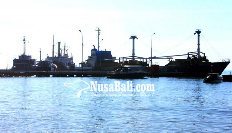www.nusabali.com-pelabuhan-cargo-terhadang-akses-jalan