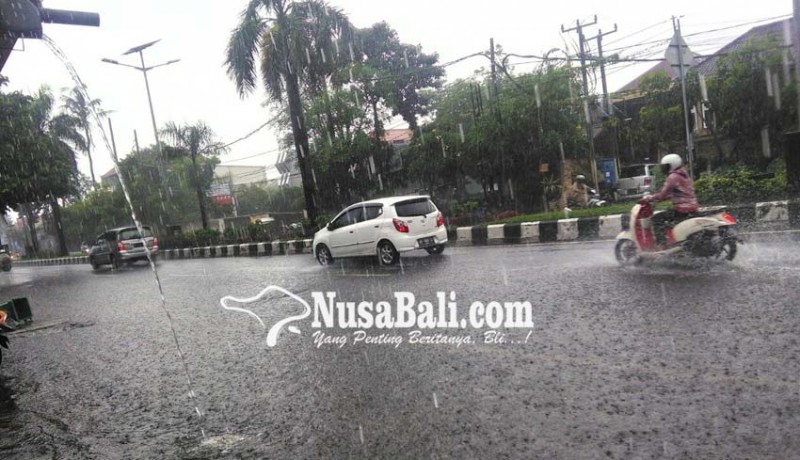 www.nusabali.com-seluruh-wilayah-bali-berpotensi-hujan-disertai-petir