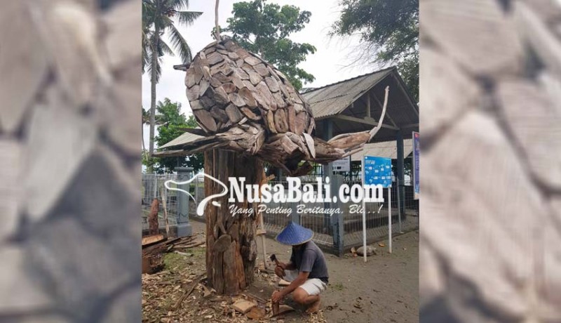 www.nusabali.com-kpj-ngayah-membuat-patung-penyu-berbahan-limbah-kayu