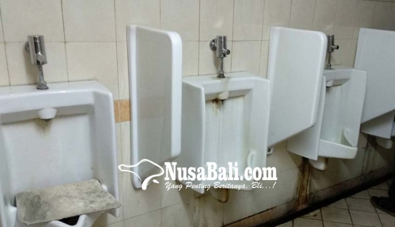 www.nusabali.com-toilet-di-basement-kantor-bupati-memprihatinkan