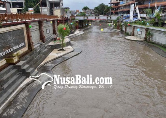 Nusabali.com - hujan-taman-korea-tukad-badung-terendam
