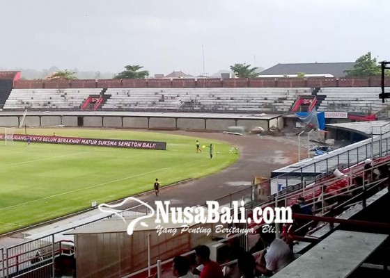 Nusabali.com - tribun-vip-stadion-dipta-bocor