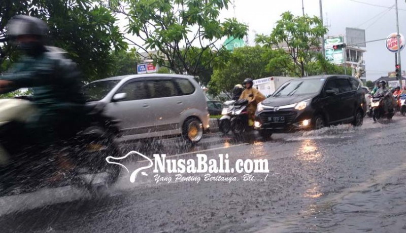 www.nusabali.com-simpang-benoa-square-kedonganan-terendam-air