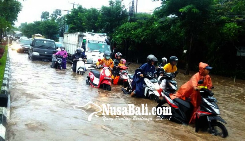www.nusabali.com-jalur-wisata-jimbaran-nusa-dua-diterjang-banjir