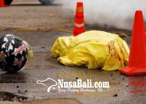 Nusabali.com - tabrak-tiang-telepon-pemotor-tewas