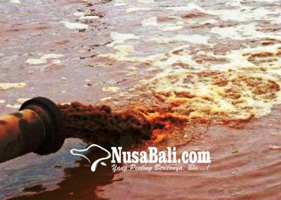 Nusabali.com - warga-keluhkan-pembuangan-limbah-ke-laut