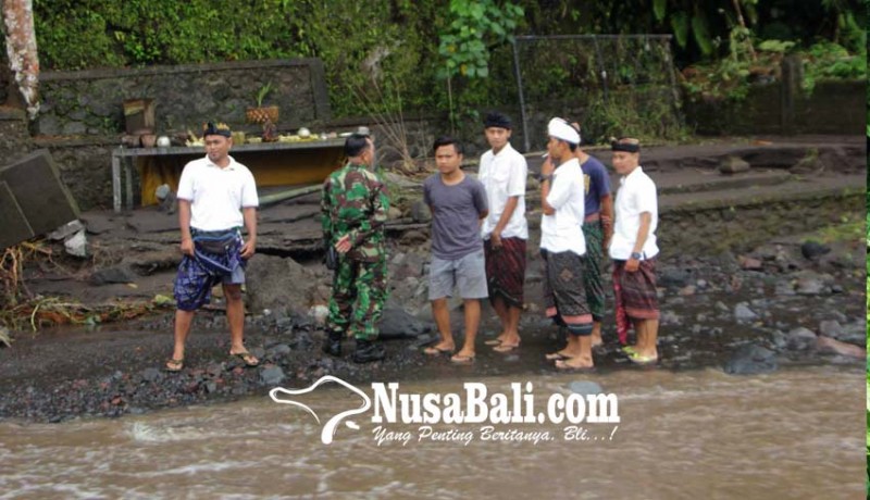 www.nusabali.com-palinggih-beji-toyasah-hancur-diterjang-banjir