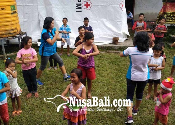 Nusabali.com - yayasan-bali-kumara-hibur-anak-anak-pengungsi