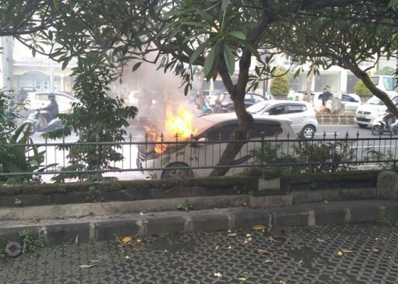 Nusabali.com - tiga-kebakaran-mobil-dalam-sepekan