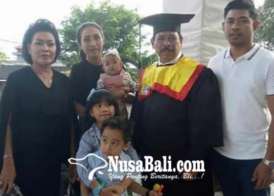 Nusabali.com - rochineng-wisuda-doktor-ilmu-hukum