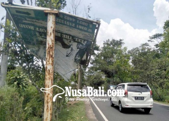 Nusabali.com - papan-reklame-mengkarat-bahayakan-pengguna-jalan
