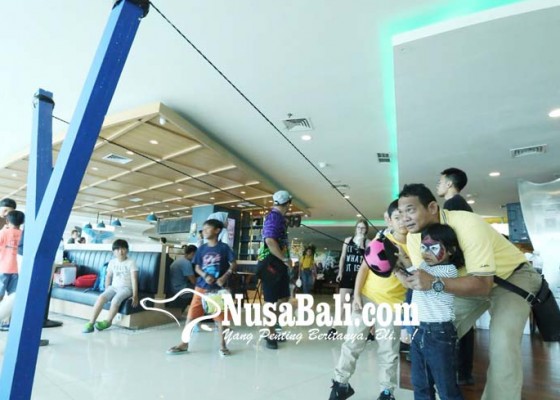 Nusabali.com - terminal-bandara-dengan-dekorasi-bertema-paskah