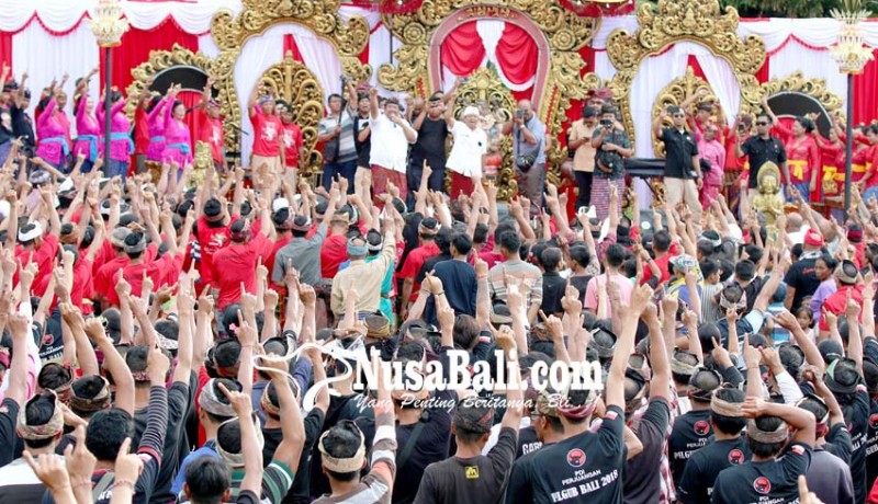 www.nusabali.com-ribuan-massa-dan-parade-budaya-tegaskan-kemenangan-koster-ace-di-sukasada