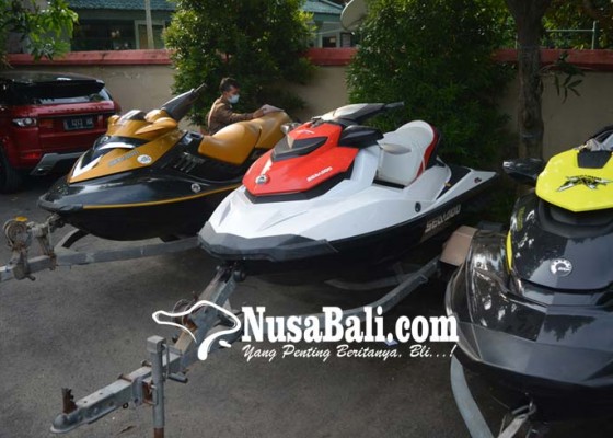 Nusabali.com - kpk-sita-5-jet-ski-dan-sejumlah-mobil-mewah