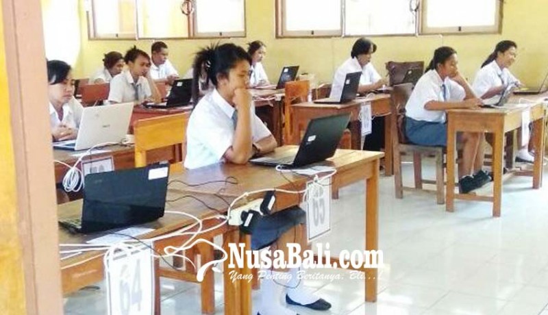 www.nusabali.com-ratusan-siswa-kejar-paket-c-ikuti-unbk