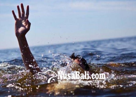 Nusabali.com - berenang-di-pantai-mahasiswa-uin-malang-hilang