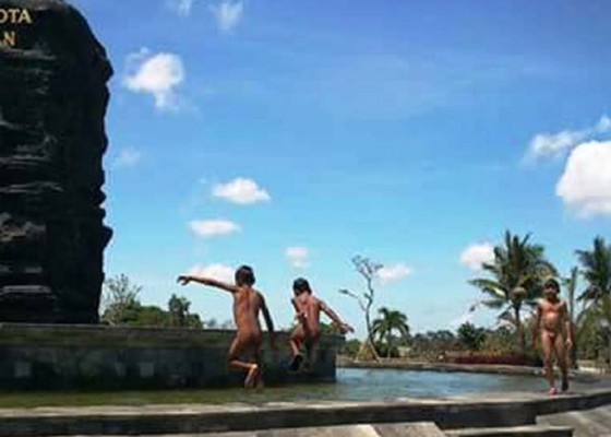 Nusabali.com - taman-kota-dijadikan-kolam-renang