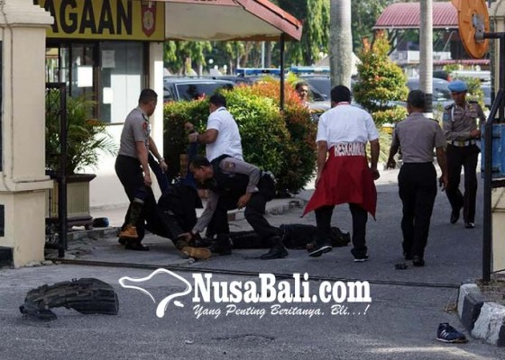 Nusabali.com - serang-polda-riau-4-teroris-tewas