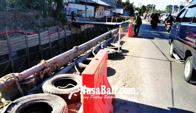 www.nusabali.com-proyek-jalan-di-tukad-teba-ditargetkan-selesai-oktober