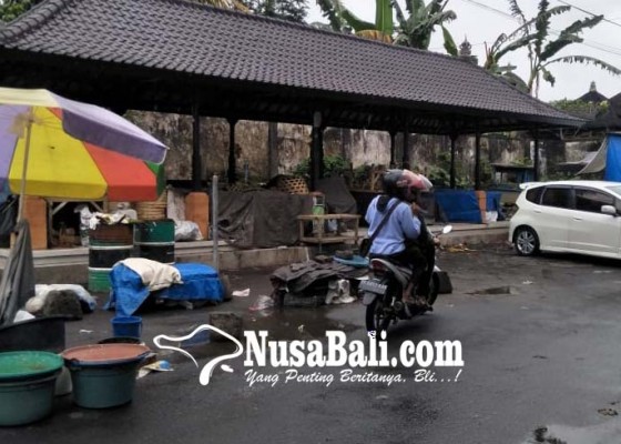 Nusabali.com - dinilai-kumuh-warga-keluhkan-los-pasar-kidul