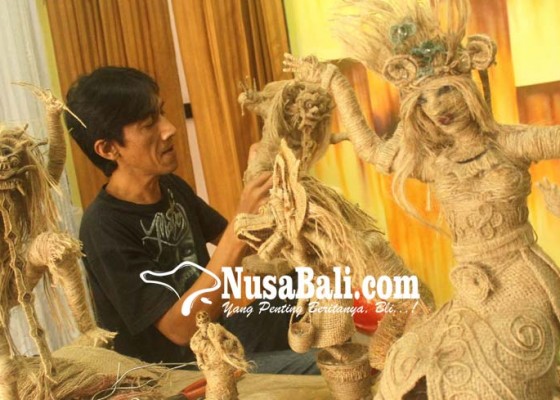 Nusabali.com - kerajinan-patung-karung-goni