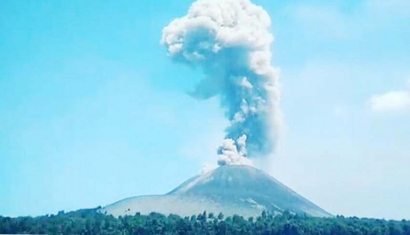 www.nusabali.com-status-gunung-anak-krakatau-waspada