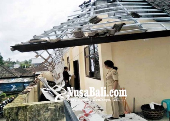 Nusabali.com - digoyang-gempa-dua-sekolah-rusak-berat