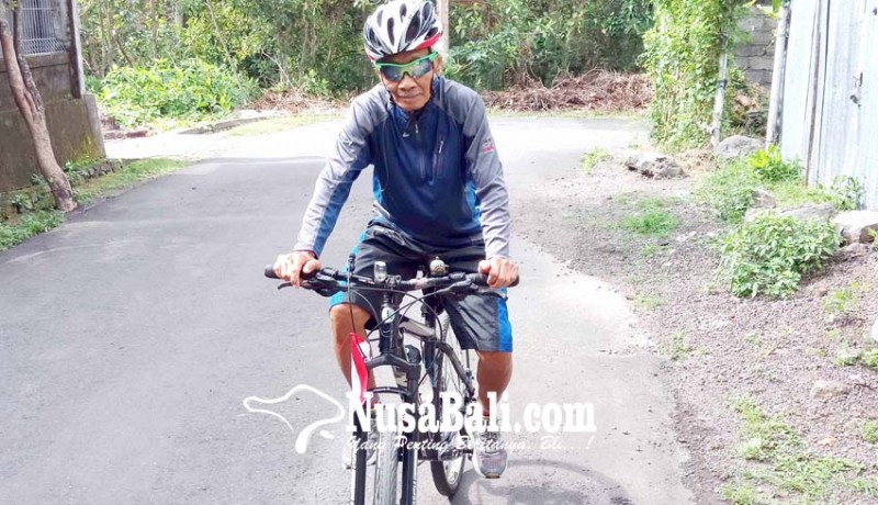 www.nusabali.com-kakek-79-tahun-rencana-bersepeda-keliling-bali