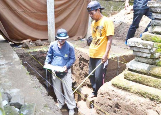 Nusabali.com - penggalian-situs-di-pura-gelang-dilanjutkan
