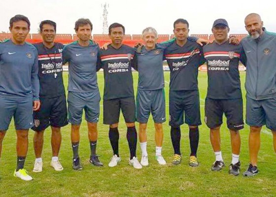 Nusabali.com - pelatih-bali-united-beri-apresiasi-ricky-dan-fano