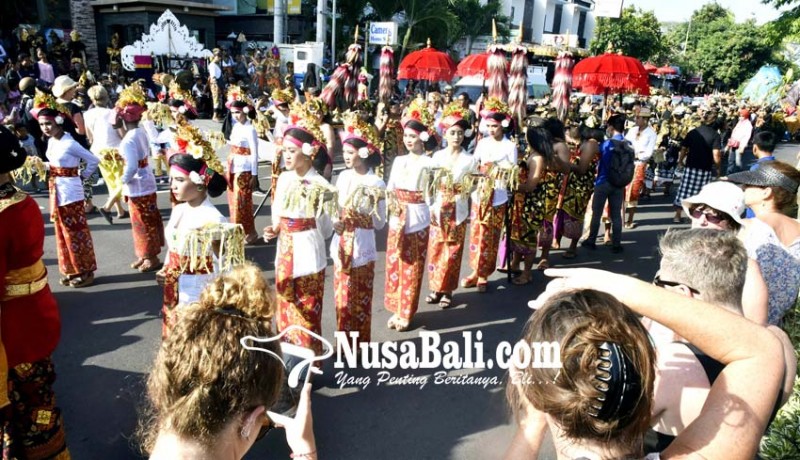 www.nusabali.com-parade-budaya-pungkasi-sanur-village-festival-2018