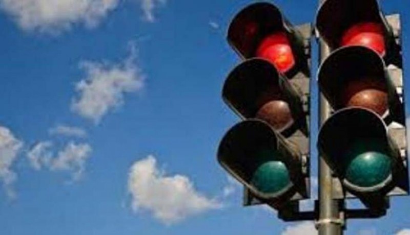 www.nusabali.com-traffic-light-mati-pengendara-hati-hati
