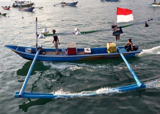 Nusabali.com - nelayan-minta-bbm-di-spdn-ditambah