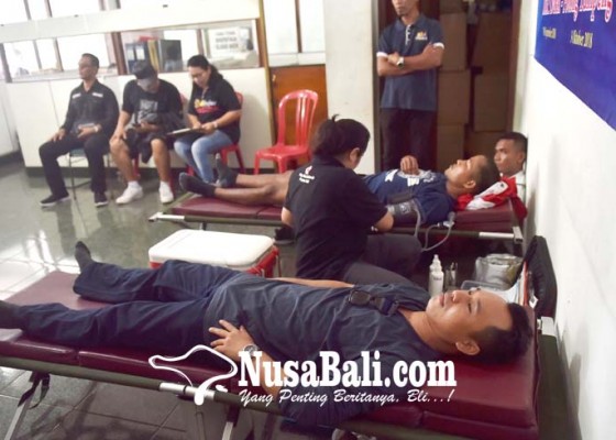 Nusabali.com - catatkan-sejarah-donor-darah-untuk-pertama-kali