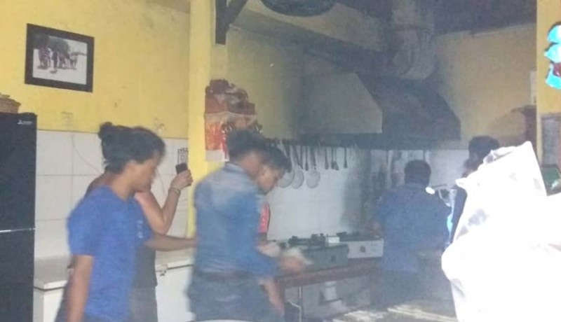 www.nusabali.com-rumah-makan-di-ubud-nyaris-terbakar