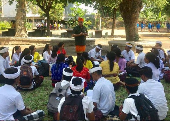 Nusabali.com - siswa-diberikan-outdoor-classroom-day