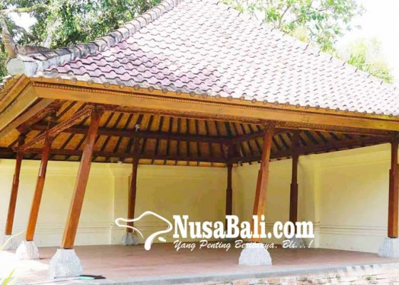 Nusabali.com - bale-gong-puri-gede-karangasem-nyaris-roboh