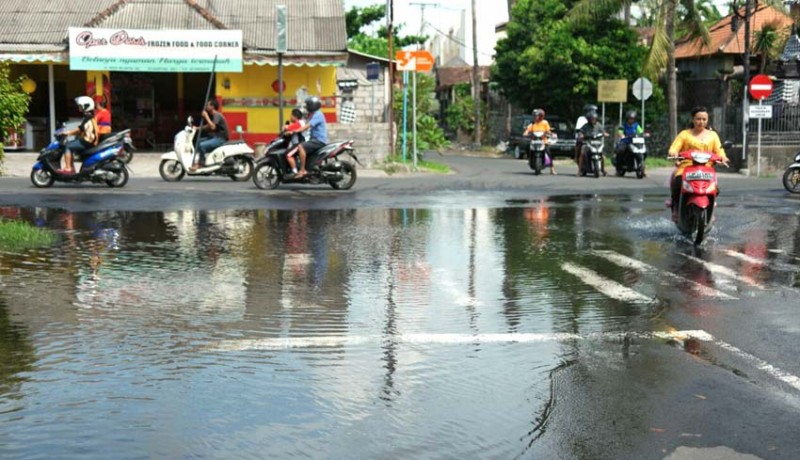 www.nusabali.com-jalan-city-tour-kamasan-langganan-banjir